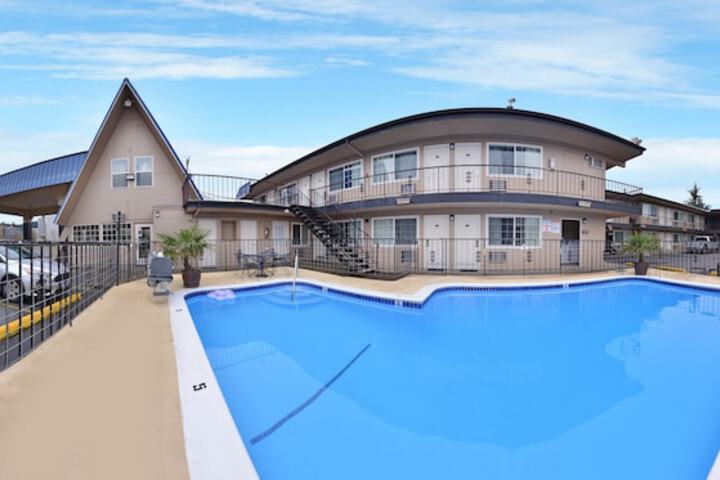Pool 10 of 49