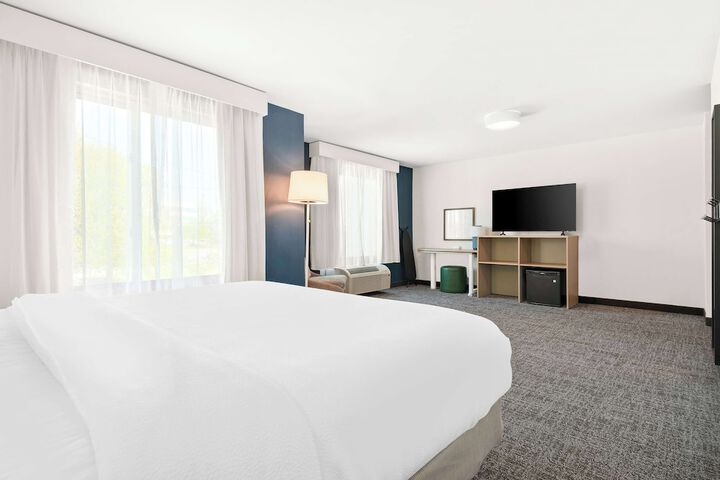 Room 16 of 38