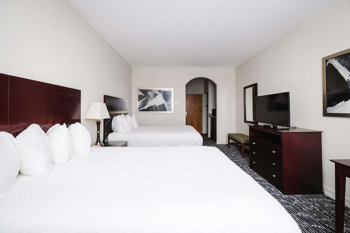 Room 15 of 25