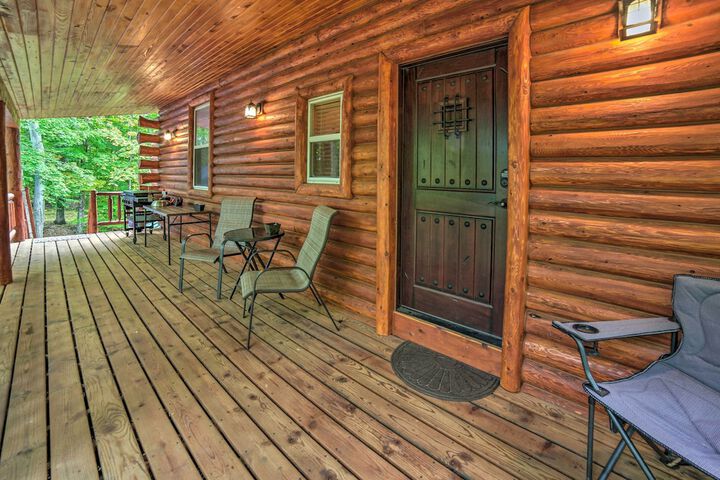 Updated Manistique Log Cabin Yard & Fire Pit