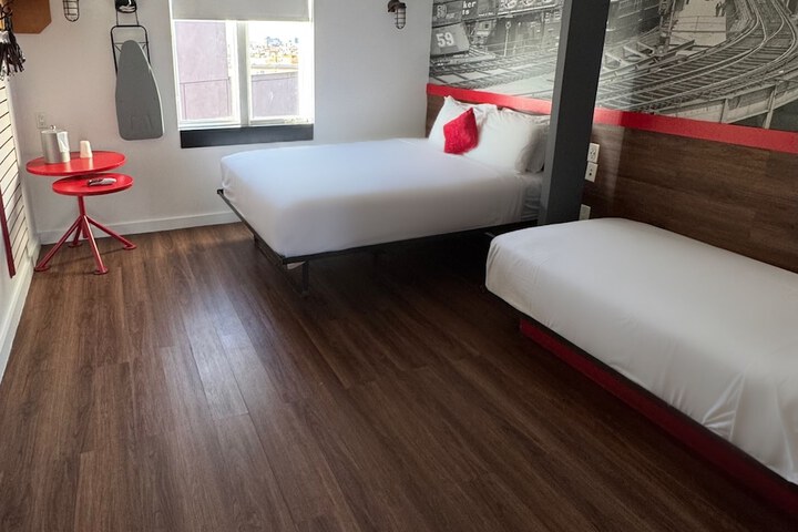 Room 11 of 18