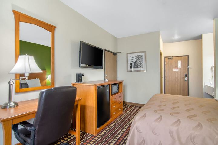 Room 8 of 28