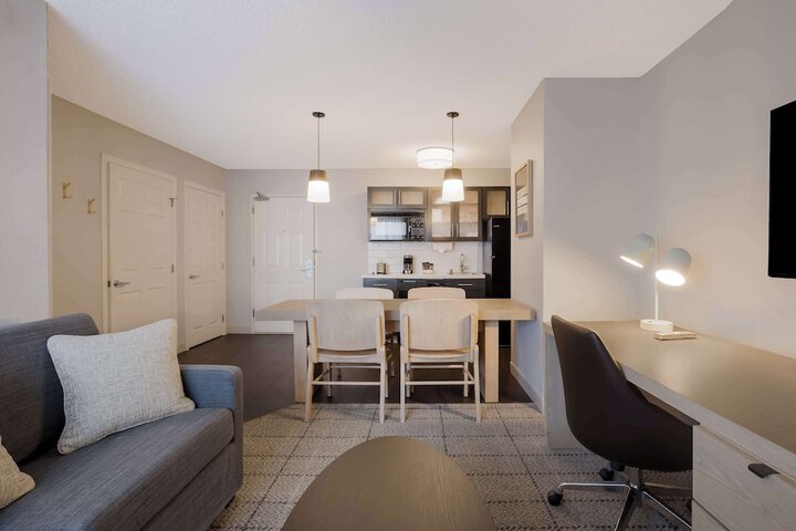 Sonesta Simply Suites Irvine East Foothill