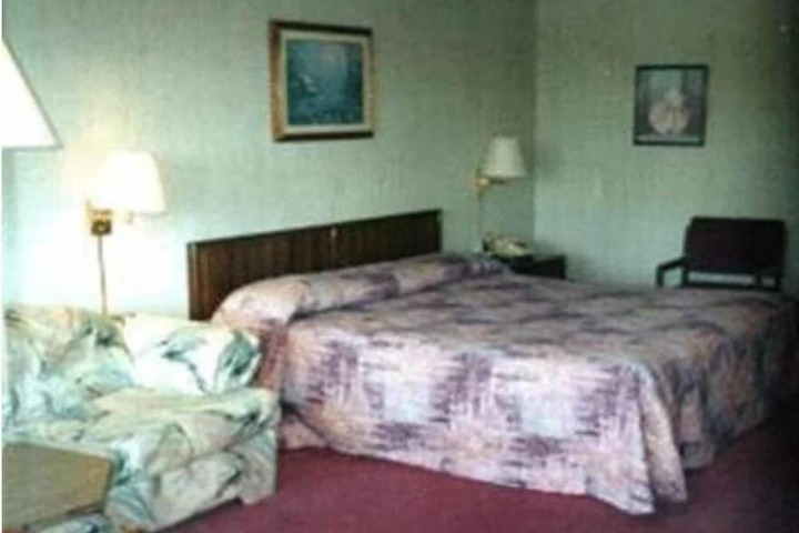 Room 6 of 6