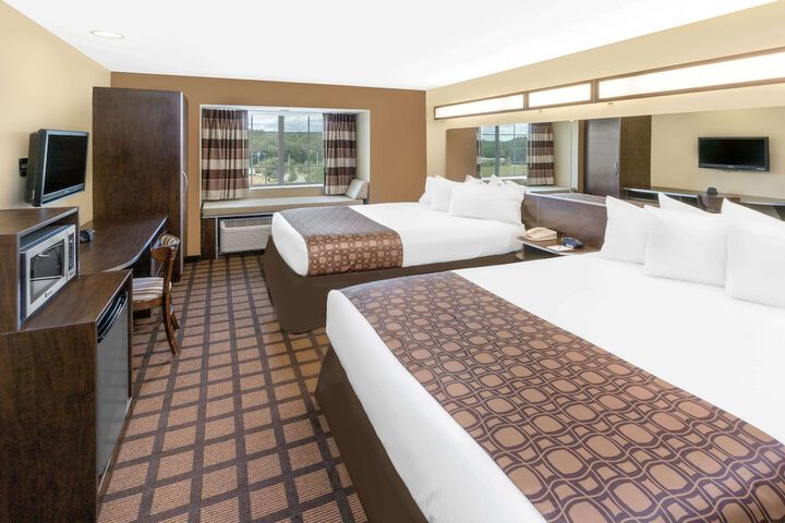 Room 4 of 16