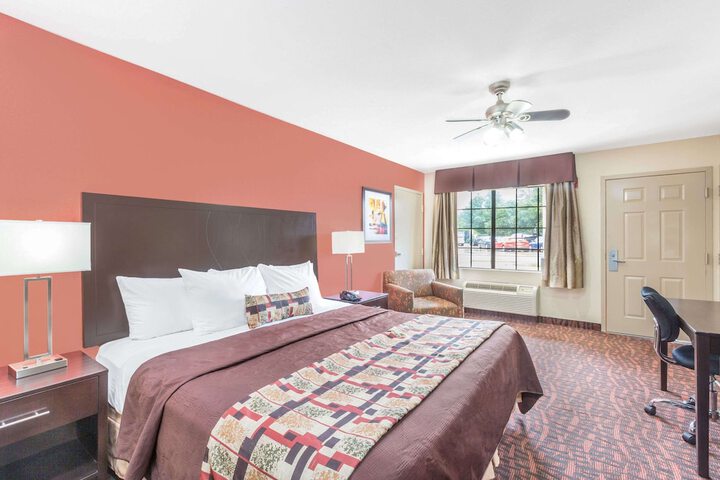 Room 5 of 16