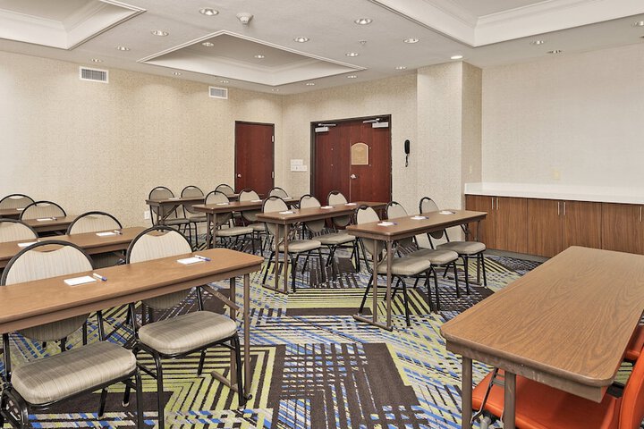 Holiday Inn Express Hotel & Suites Conroe I-45 North by IHG