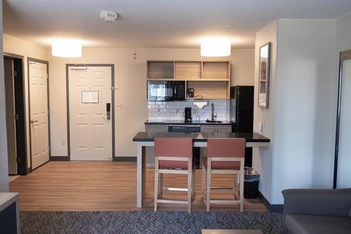 Room 32 of 43