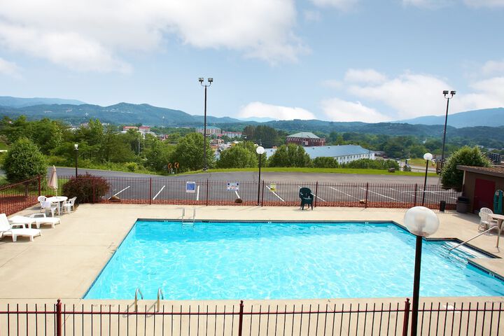 Pool 2 of 28