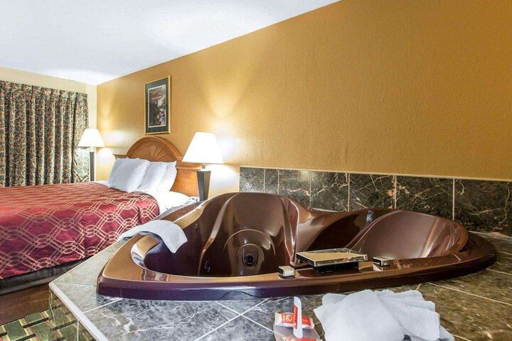 Econo Lodge Dalton West