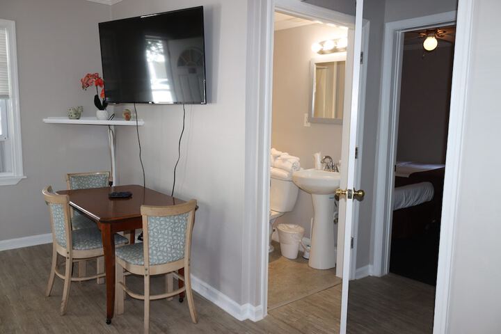 Room 35 of 83