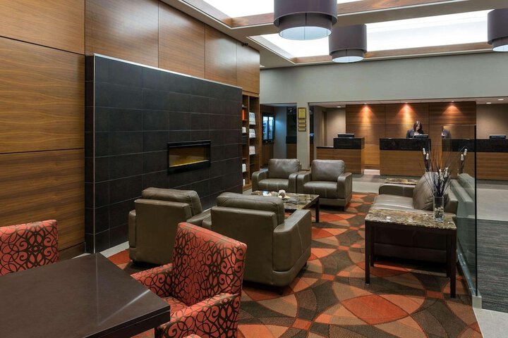 Radisson Hotel & Suites Fort McMurray