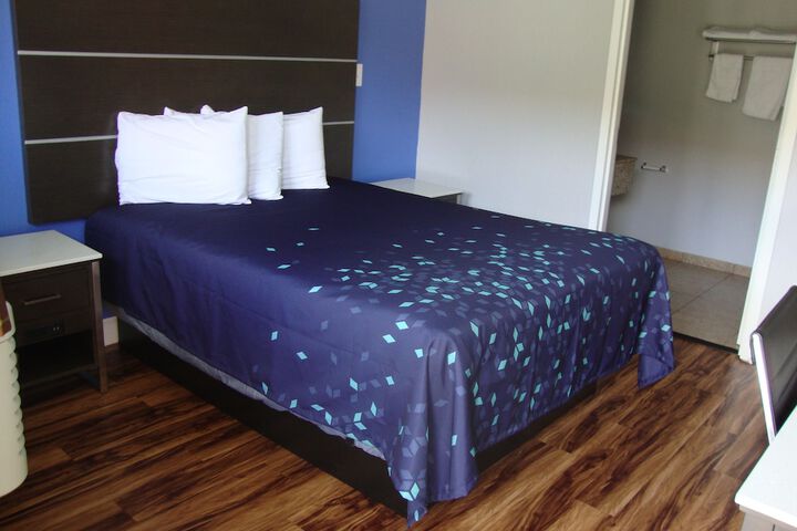Room 15 of 21