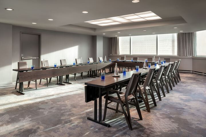 Sheraton Gateway Hotel in Toronto International Airport
