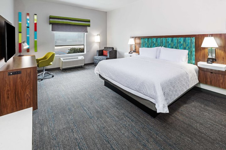 Room 10 of 26