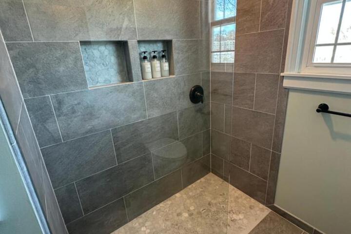 State Street Cottage Suite 2