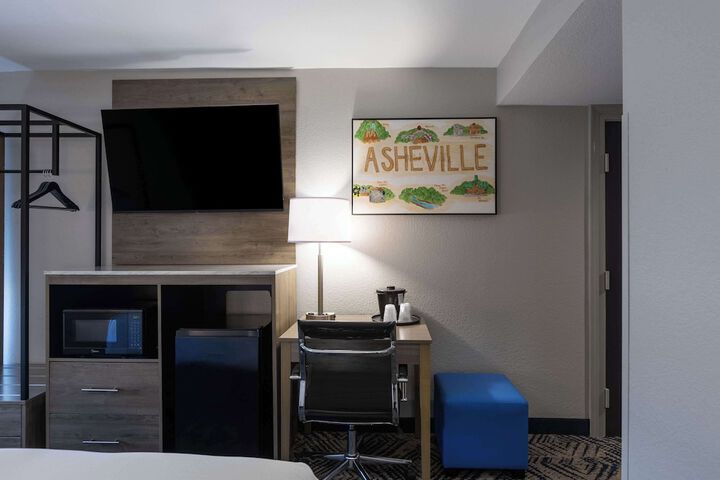 Room 33 of 37