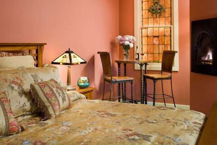 B. F. Hiestand House Bed & Breakfast