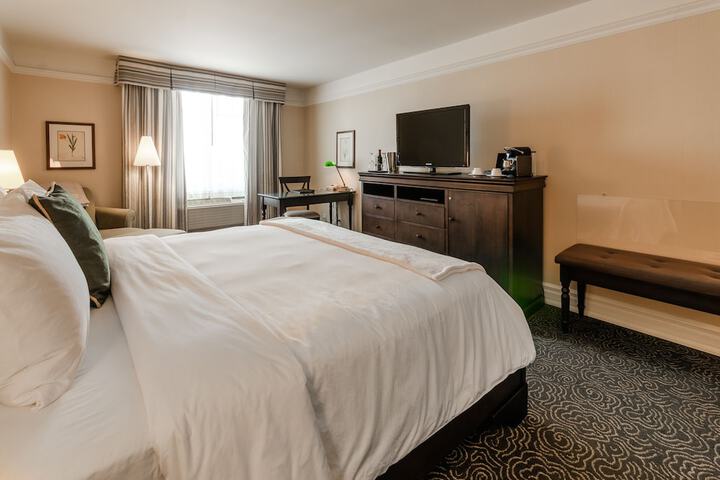 Le St-Martin Hotel & Suites Laval