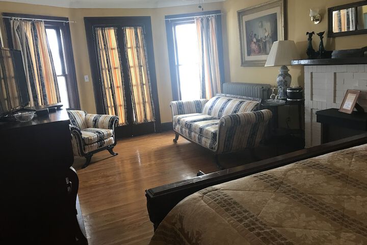 Room 15 of 25