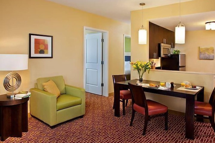 Room 14 of 27