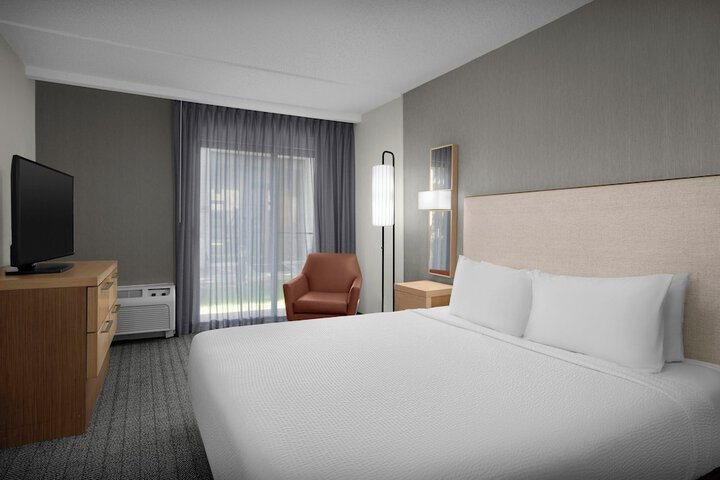 Courtyard by Marriott Dallas DFW Airport North / Irving
