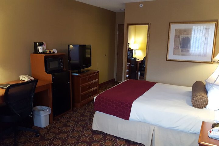 Room 30 of 48