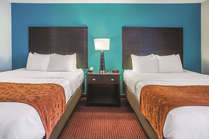 La Quinta Inn & Suites by Wyndham OFallon IL - St. Louis