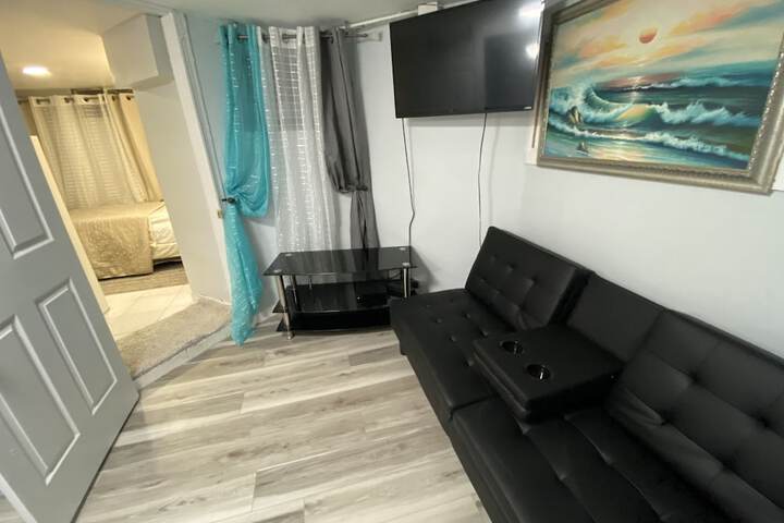 Nice 2 bedroom Apt With Patio