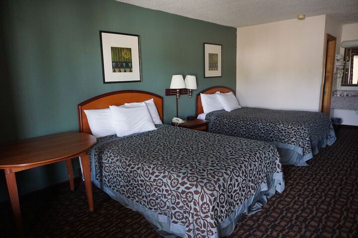 Room 16 of 25