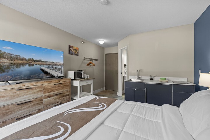 Nisswa Hotel and Suites