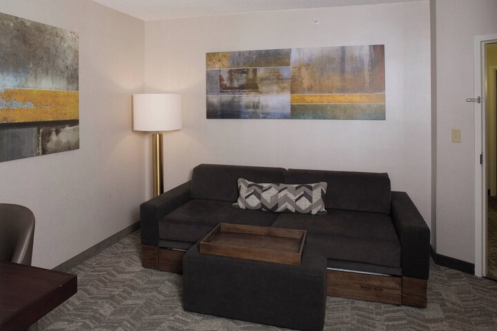 Room 18 of 36