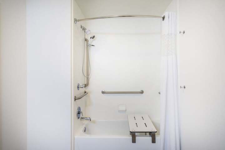 Room 16 of 34