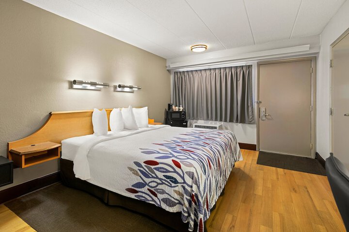 Room 16 of 37