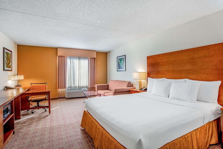 Room 43 of 69