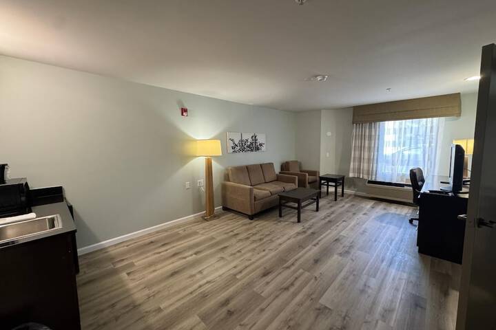 Wingate by Wyndham Bel Air I-95 Exit 77A / APG Area