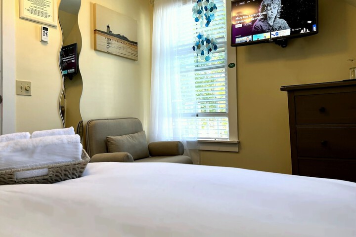 Room 54 of 80