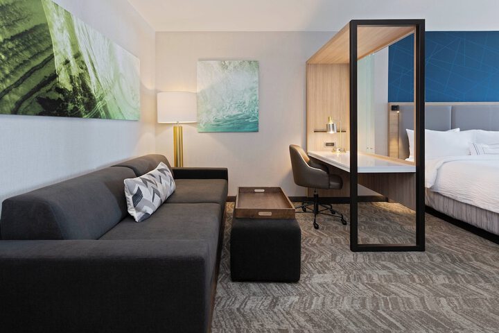 Room 21 of 27