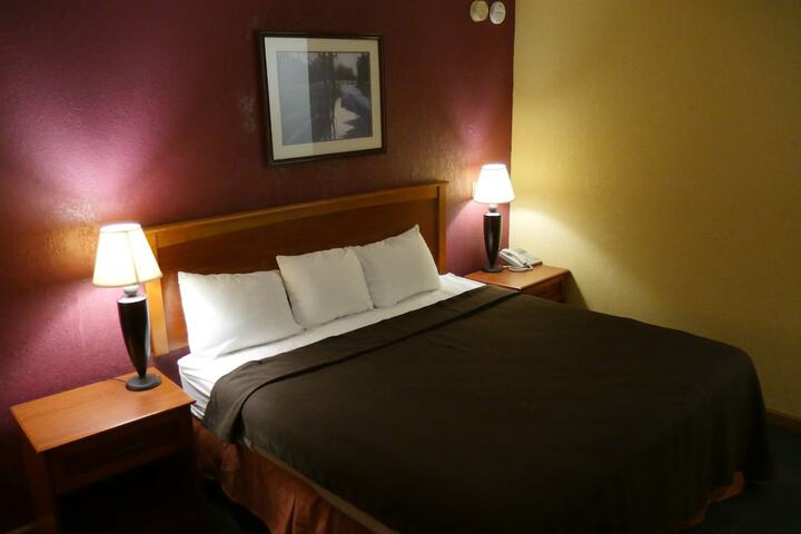 Room 25 of 29