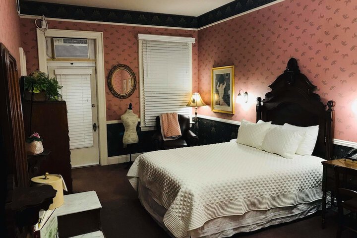 Room 15 of 61