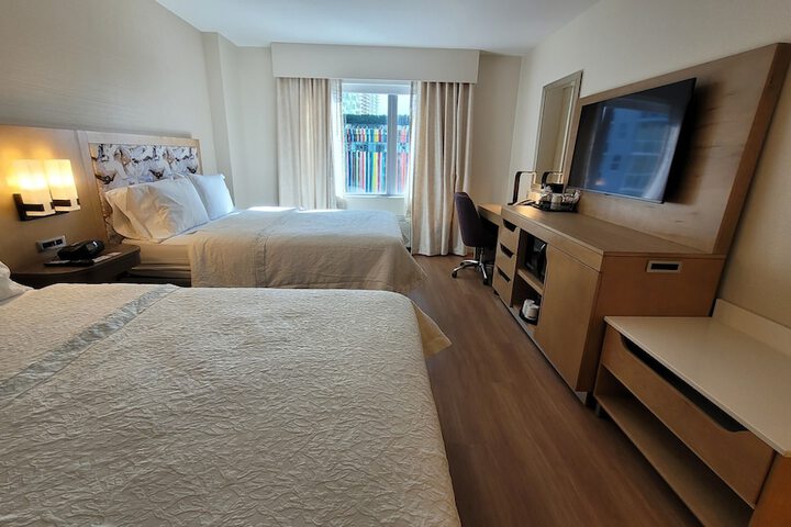 Room 25 of 94