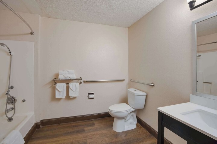 Room 12 of 29