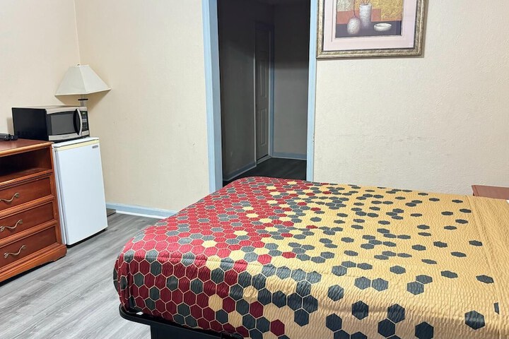 Budget Inn Express
