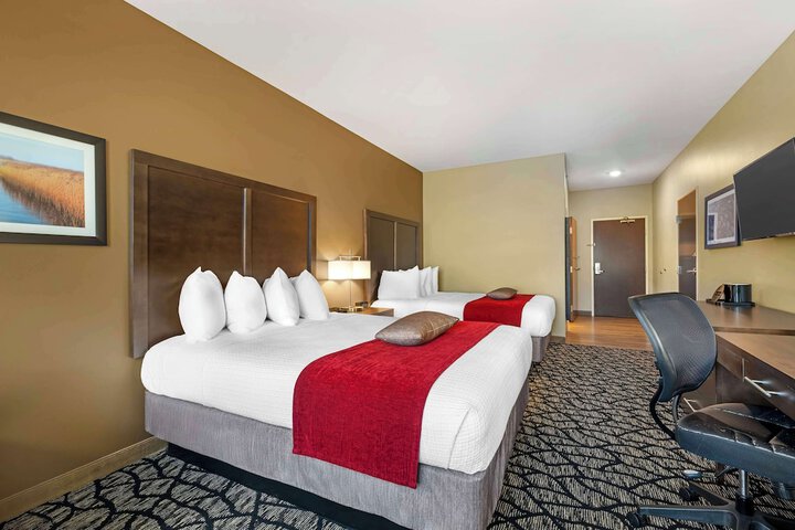 Best Western Plus Lakeview Hotel