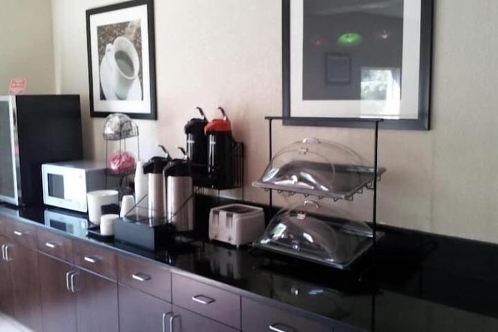 Breakfast/Coffee Service 13 of 18