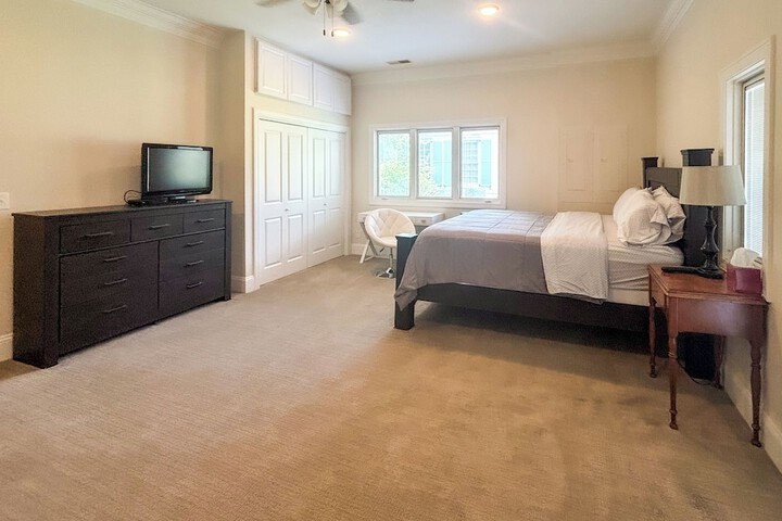 Room 27 of 48