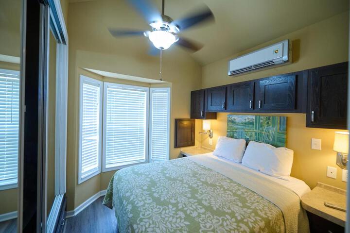 Live Oak Landing