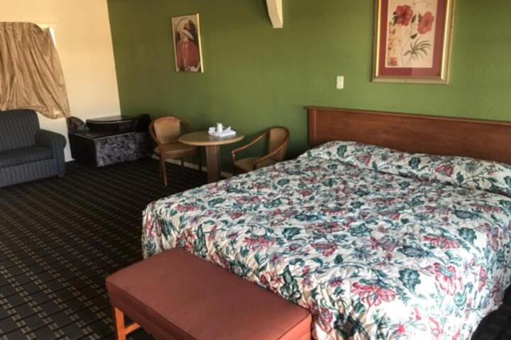 Galleria Inn Montclair / Ontario