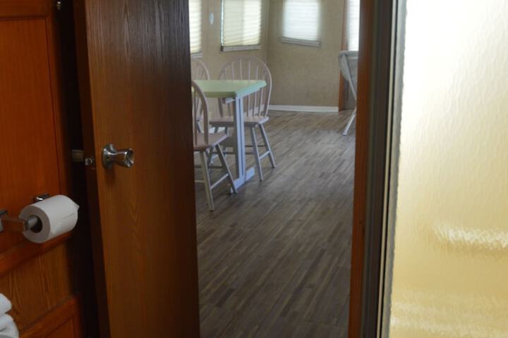 Room 103 of 198