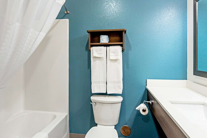 Room 34 of 47